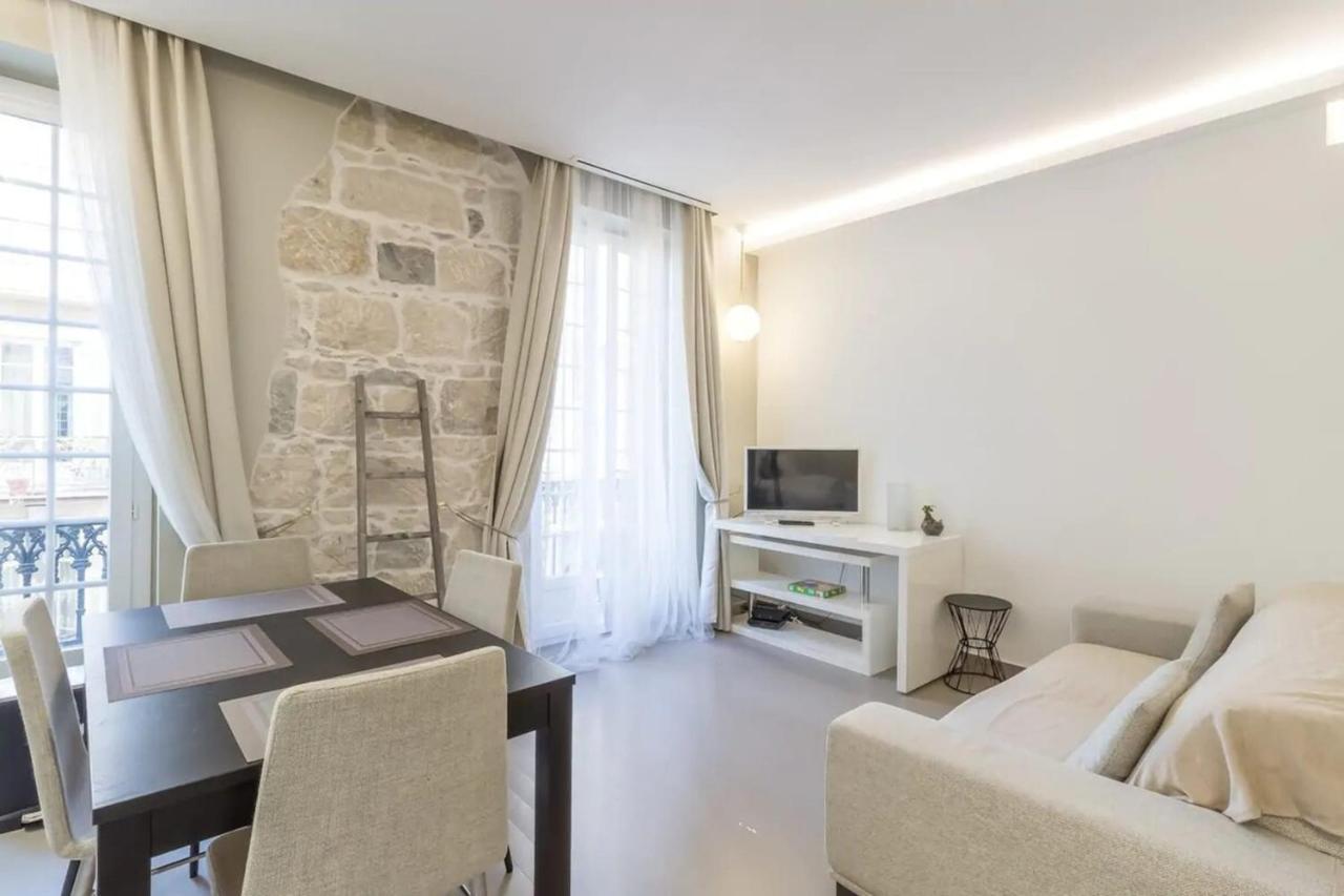Private Furnished Apartment Ideally Located in The Carré d'Or Nizza Esterno foto