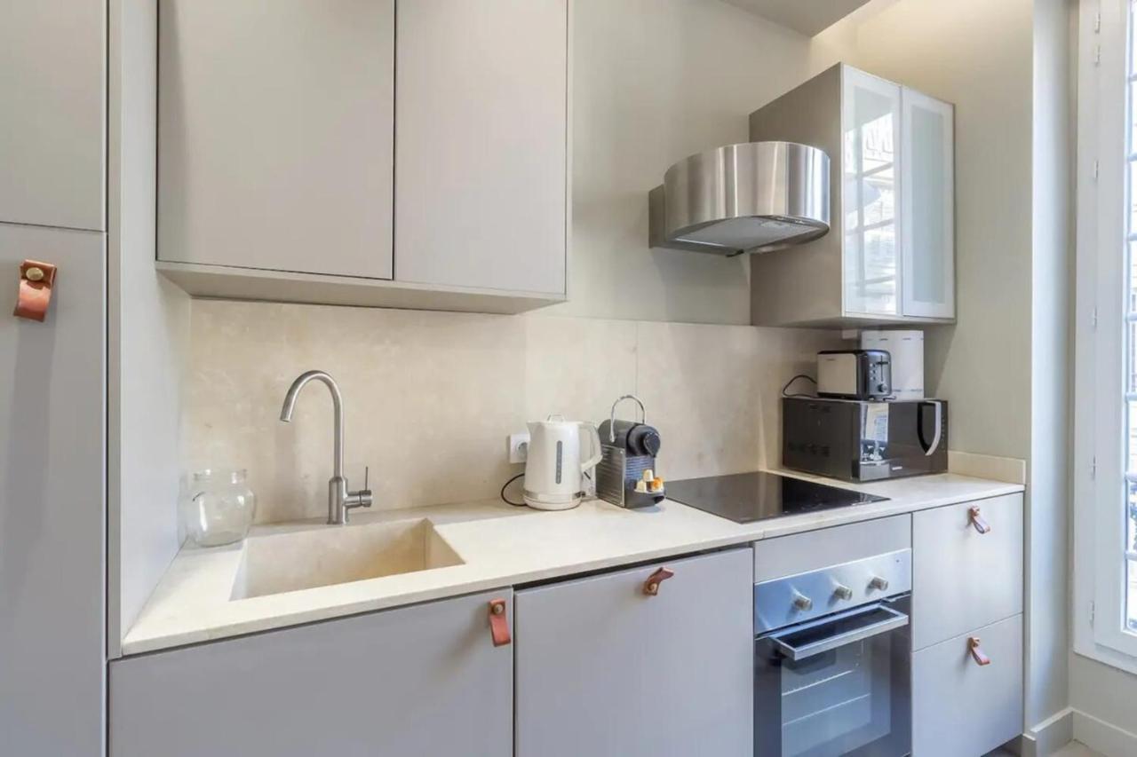 Private Furnished Apartment Ideally Located in The Carré d'Or Nizza Esterno foto