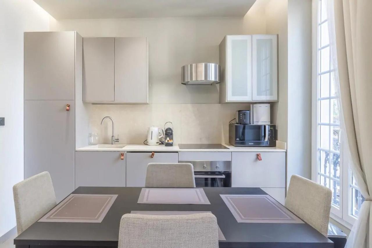 Private Furnished Apartment Ideally Located in The Carré d'Or Nizza Esterno foto